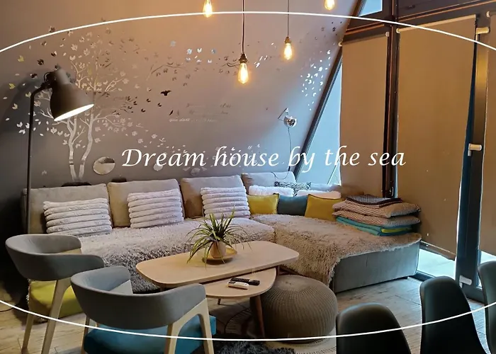 Dream House By The Sea In Cocoland *